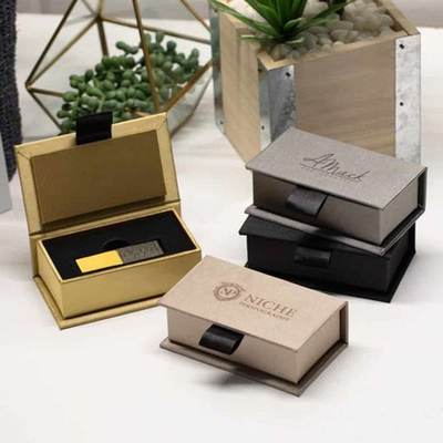 Boîte cosmétique réutilisée par papier de luxe fait sur commande d'huile essentielle d'emballage de cadeau de produits de soins de la peau de parfum de rose de logo d'impression
