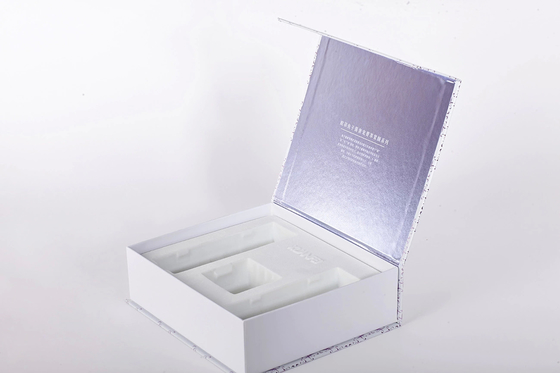 Logo Empty Luxury Cosmetic Packaging adapté aux besoins du client enferme dans une boîte pour le rouge à lèvres