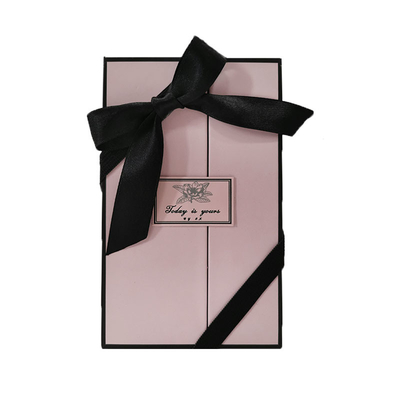 Parfum de luxe de boîte-cadeau d'emballage de bouteille de parfum enveloppant le carton