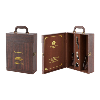 La boîte en cuir à vin de cadeau avec les accessoires et le vin place la bouteille de vin 750ml